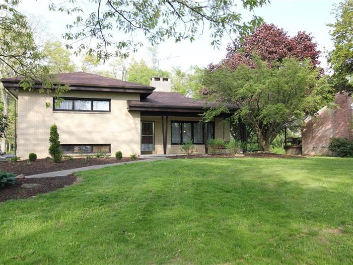 118 Crescent Hill Drive, Buffalo Twp