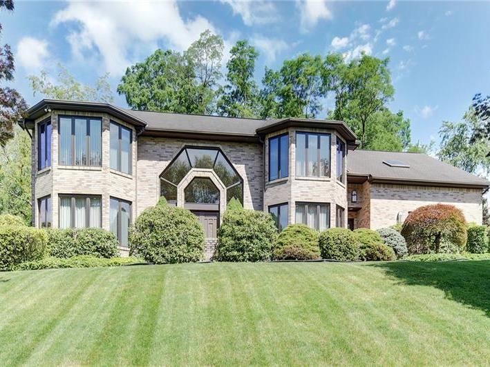 320 Shalimar Ct, Monroeville