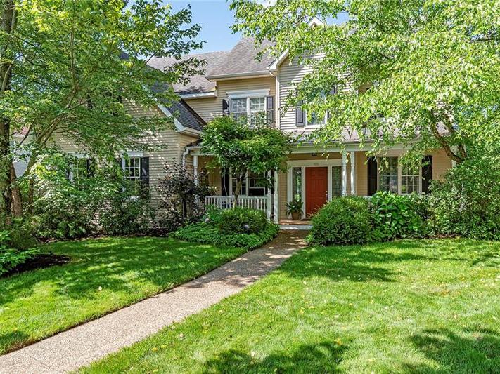 155 Summerlawn Drive, Bell Acres