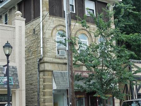 737 Allegheny River Blvd., Verona