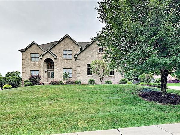 228 Erin Dr, Cranberry Twp