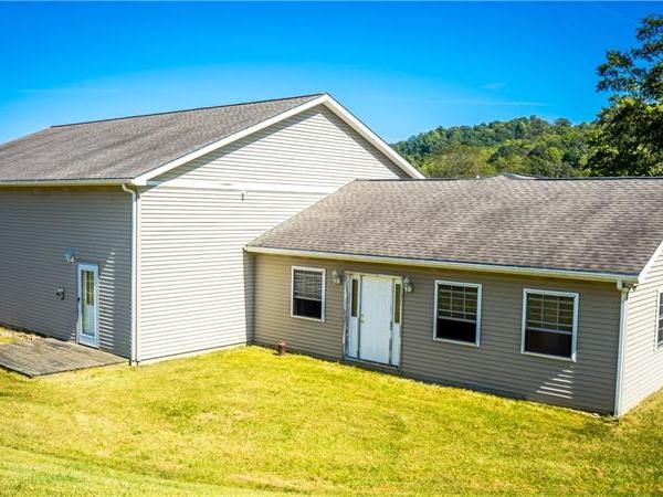 331 Conerty Rd, Donegal Twp