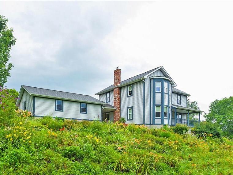 104 Johntown Ct, Penn Twp