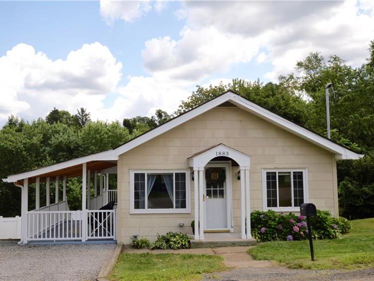 1883 Beechford Ave, Moon-Crescent Twp