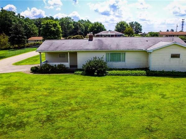120 Central Dr, Center Twp