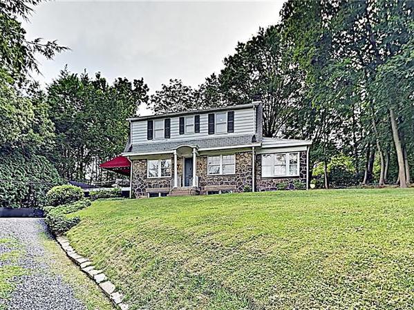 17 Banbury Ln, Ben Avon Heights
