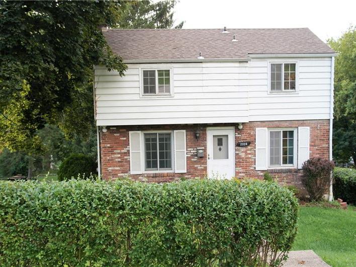 2320 Longcrest Ave, Bethel Park