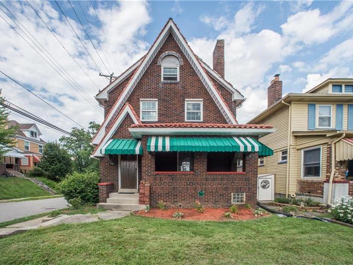 701 Bayridge Avenue, Brookline