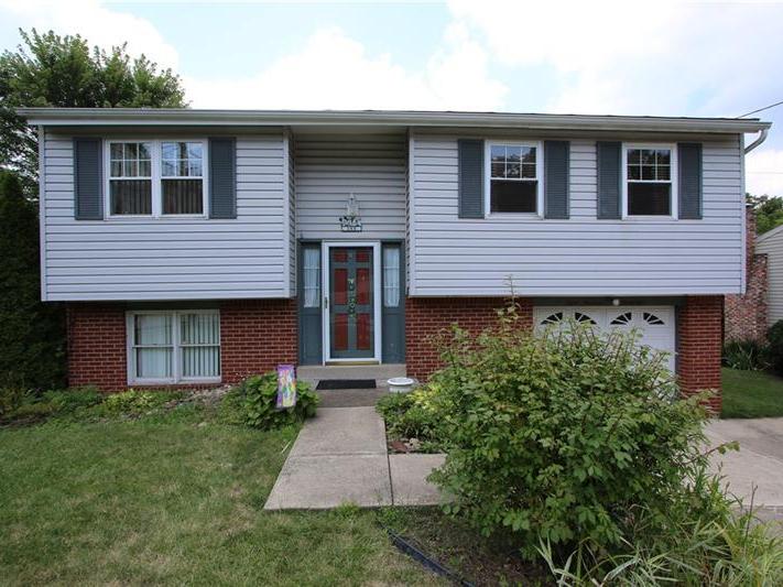 835 Maple Avenue, N. Versailles