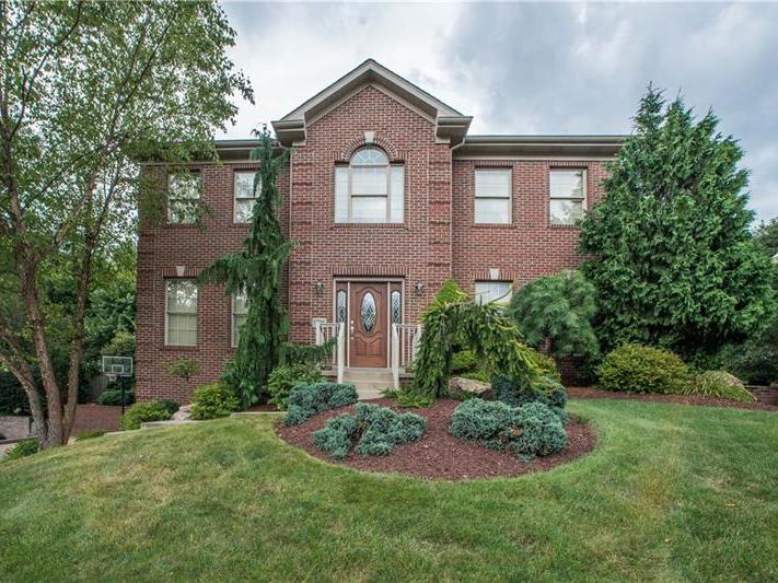 1216 Oakwood Dr, Jefferson Hills