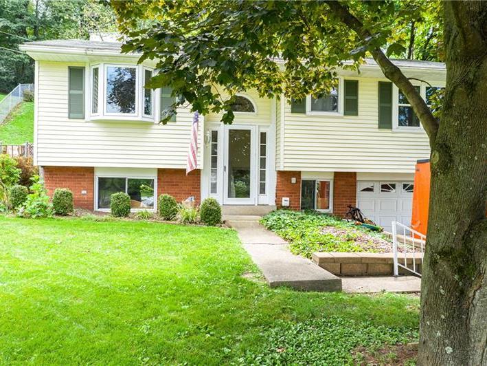 238 Larue Dr., Moon-Crescent Twp