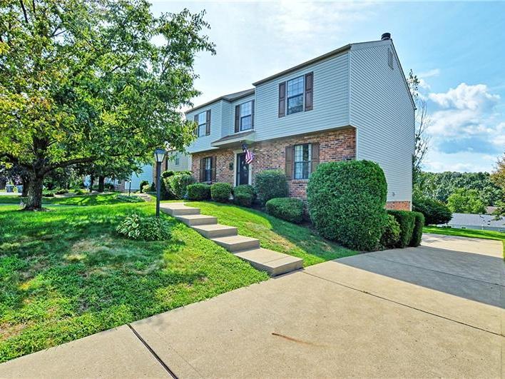 910 Glenwood Ct, Cranberry Twp