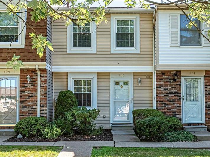 410 Bonnie Brae Drive, Moon-Crescent Twp