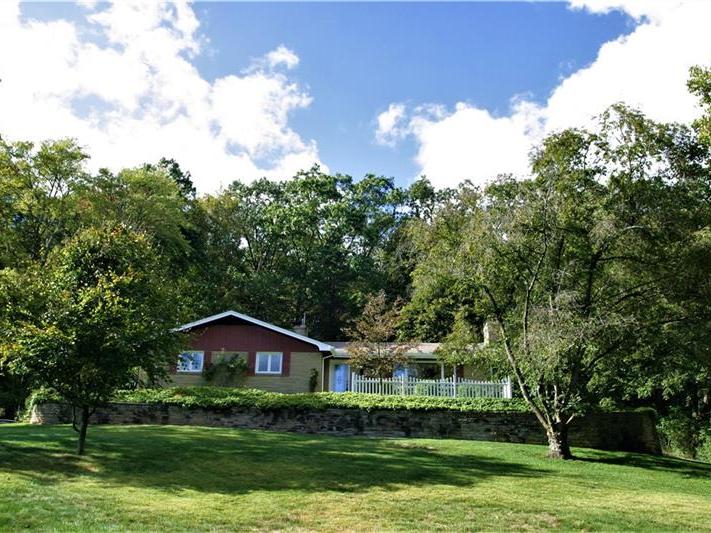 233 Bradford Rd, Bradford Woods
