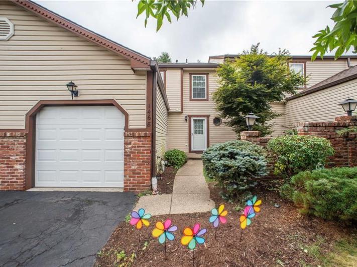 1468 Yorktown Dr, Cecil Twp