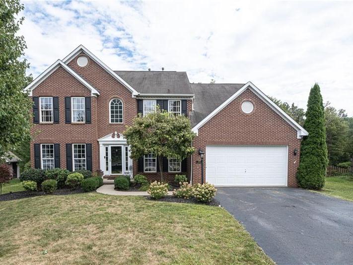 6014 Hawthorn Drive, Moon-Crescent Twp