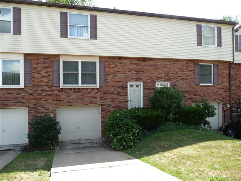 212 Parkridge Lane, Moon-Crescent Twp