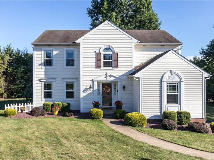 213 Saint Andrew Ct, Cranberry Twp