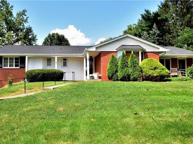 160 Lambeth Dr, Upper St. Clair