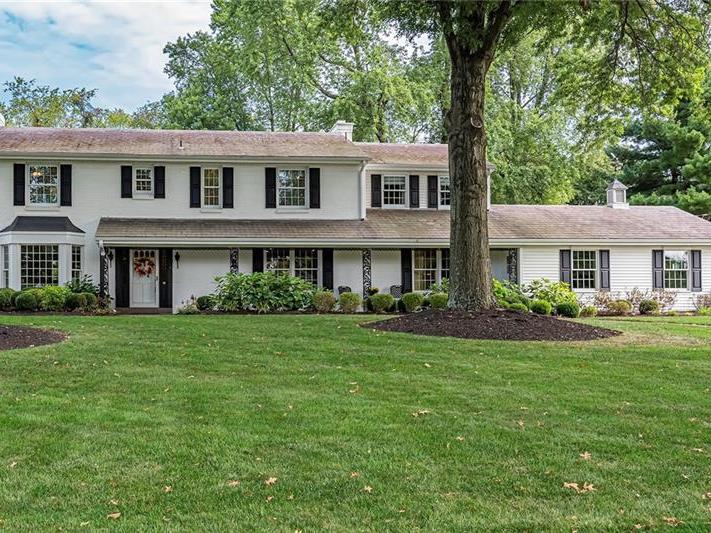 129 Rockingham Lane, Peters Twp