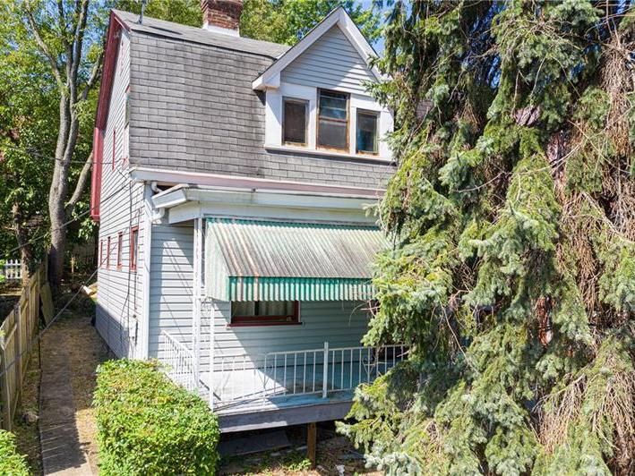 2398 Palm Beach Avenue, Beechview