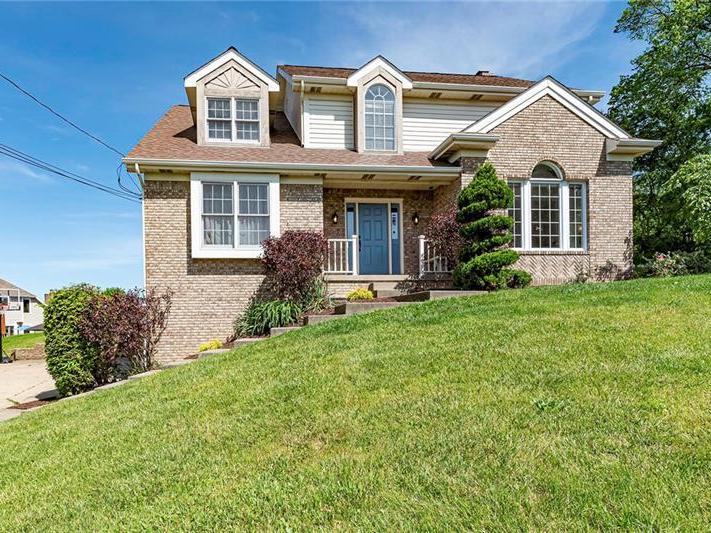 130 Moffett Run Road, Center Twp