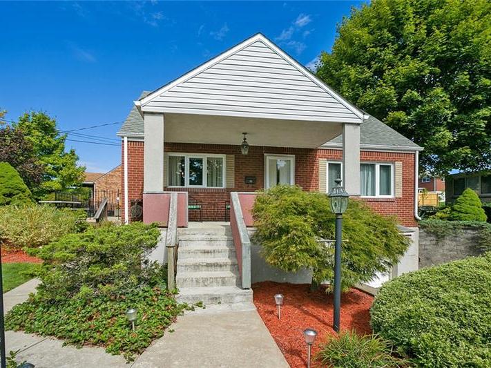 229 E Patty Lane, Monroeville