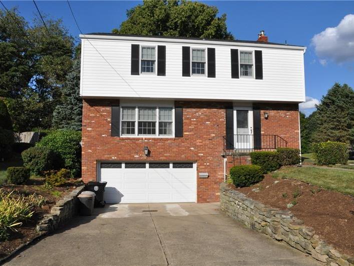 5922 Glen Hill Dr, Bethel Park