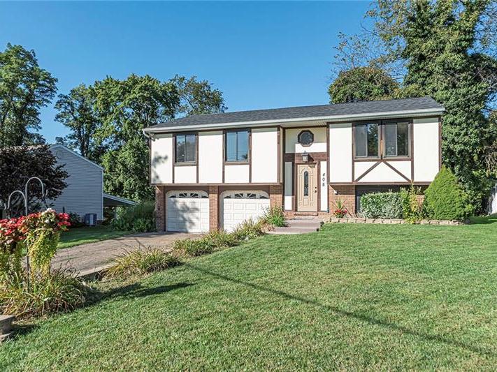 408 Nike Road, Moon-Crescent Twp