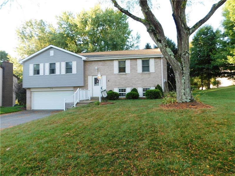 512 S Shenandoah Drive, Unity Twp
