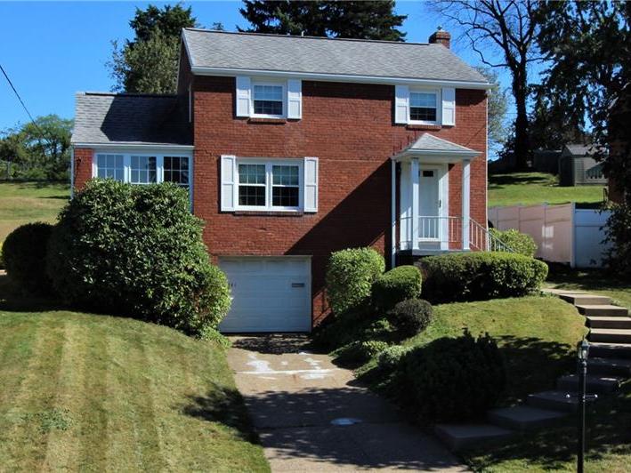 4441 Woodhill Dr, Munhall