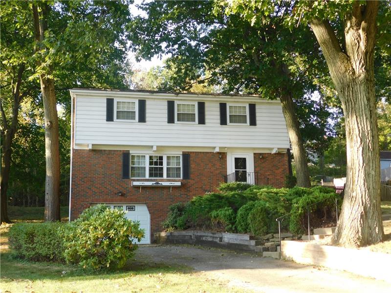 340 Holiday Park Drive, Plum Boro