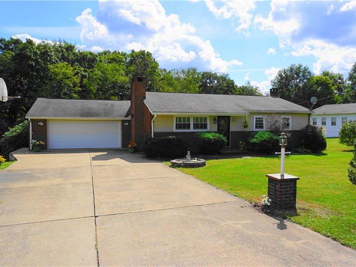 51 Moore Road, Findlay Twp