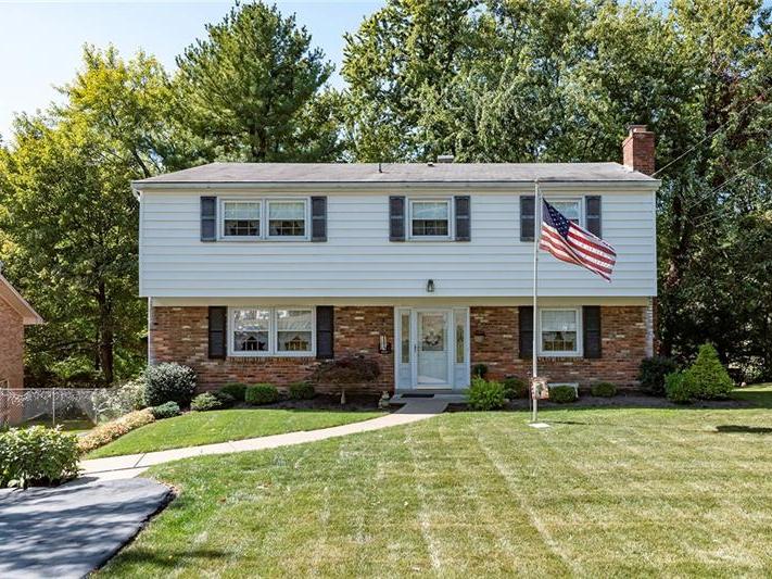106 S Jamestown Road, Moon-Crescent Twp