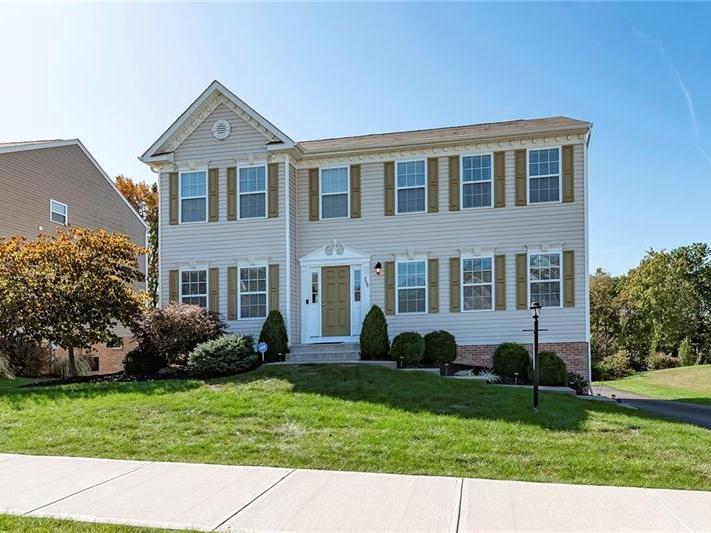 238 Foxwood Rd, Moon-Crescent Twp