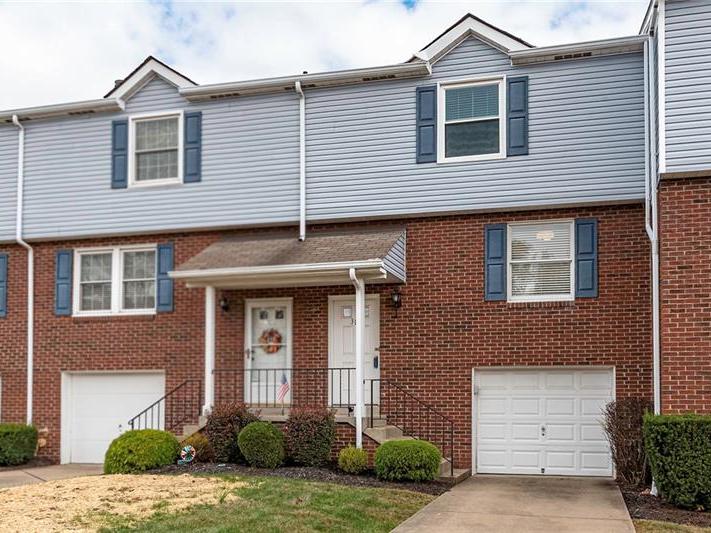 319 Parkridge Lane, Moon-Crescent Twp