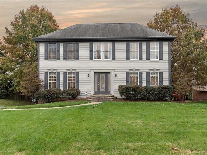 307 Indian Ridge Drive, Moon-Crescent Twp