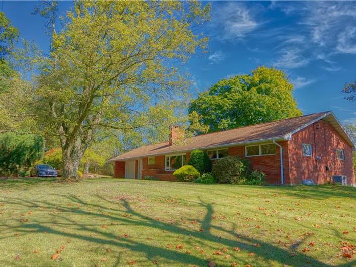 118 Deer Park Road, West Franklin Twp
