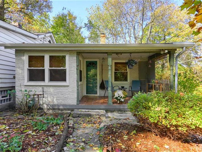 7214 Raymond Drive, Swissvale
