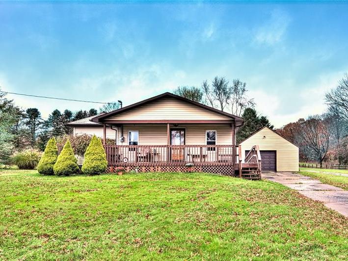 935 Ekastown Road, Clinton Twp