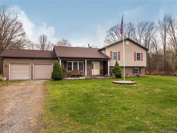 851 Robb Rd, St. Clair Twp