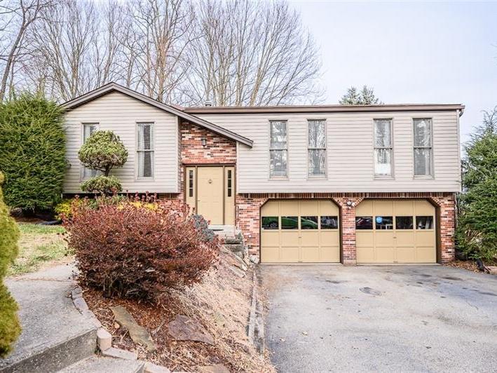 111 Cameron Dr, Manor