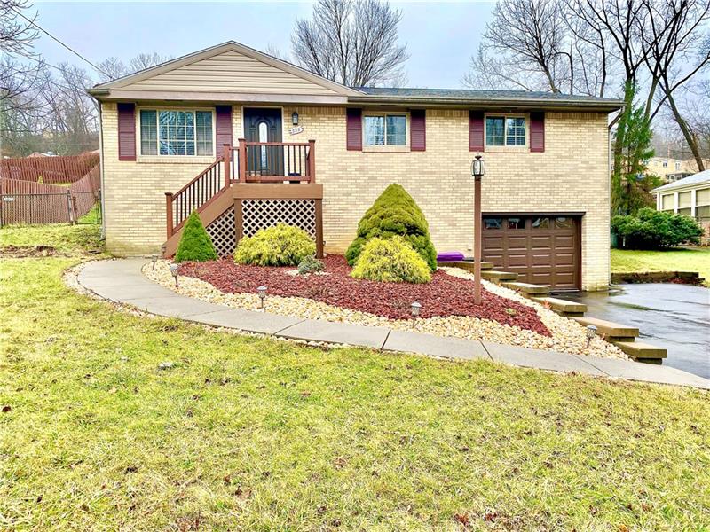 559 Deborah Jane Dr, Plum Boro