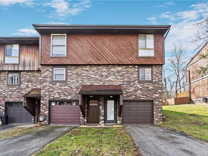 502 Bayberry Ln, North Fayette