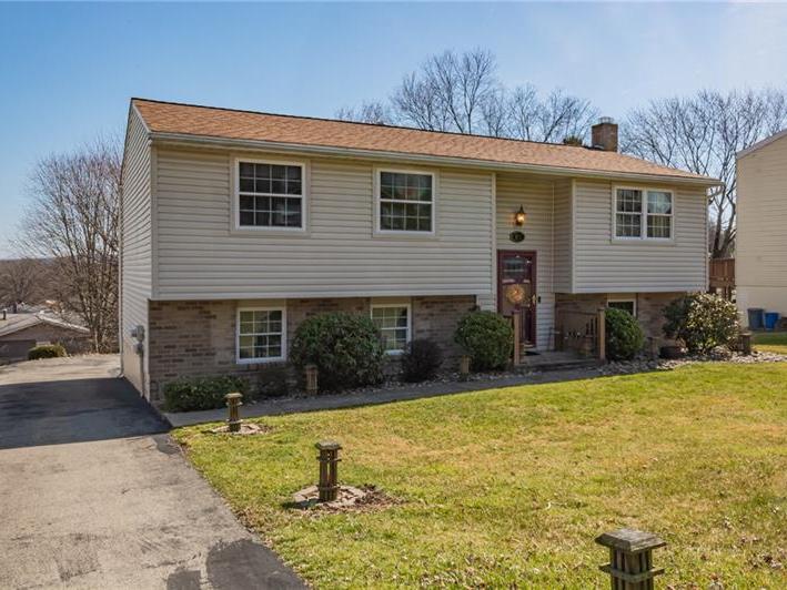 225 Wren Drive, Hempfield Twp
