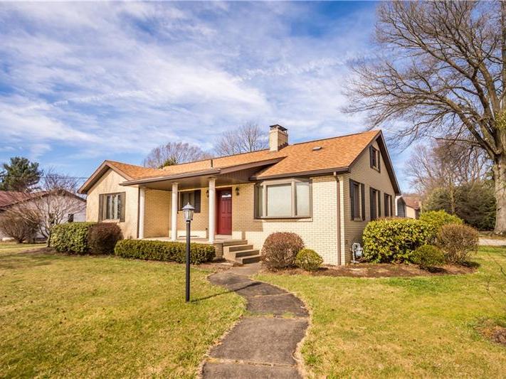 250 W Mcmurray Road, Peters Twp