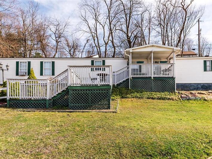 2004 St Clair, Hempfield Twp