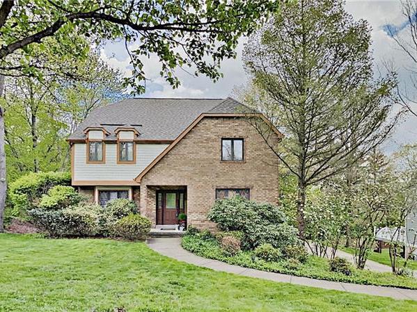 2634 Fountain Hills Dr, Pine Twp