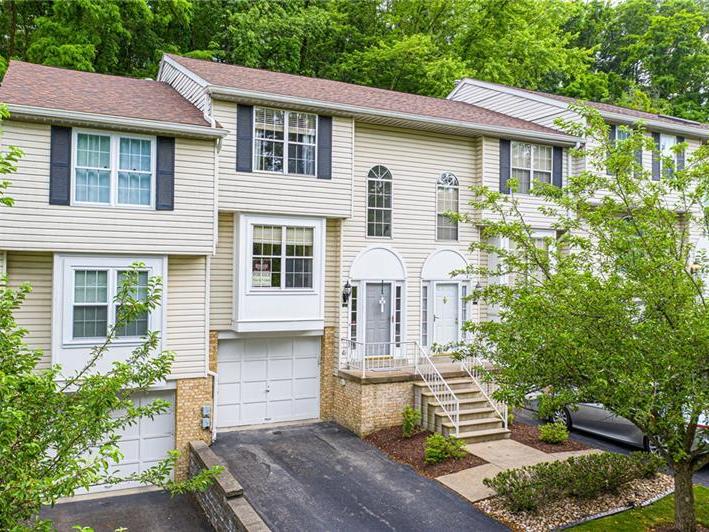 640 Newport Dr, Penn Hills