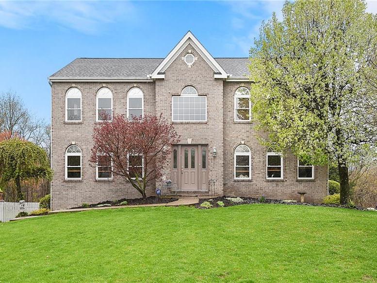 412 Kingsbrook Dr, South Fayette